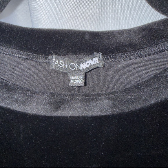 Fashion Nova Black Velvet Crop Top #221 - Picture 2 of 4